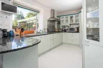 8 Boscobel Lane, Tawa