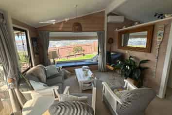 37B Albatross Road, Red Beach