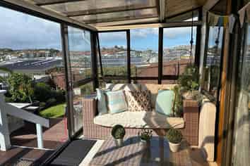 37B Albatross Road, Red Beach