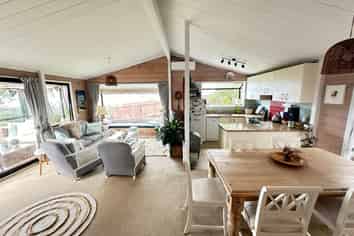 37B Albatross Road, Red Beach