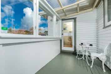 100 Lincoln Park Avenue, Massey