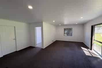 74B Karamea Street, Whalers Gate