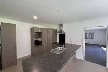 74B Karamea Street, Whalers Gate