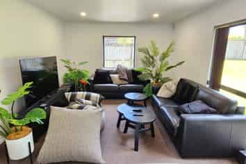 74B Karamea Street, Whalers Gate