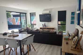 120 Seaview Road, Westown