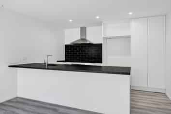 120 Seaview Road, Westown