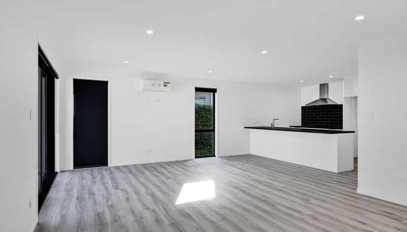 120 Seaview Road, Westown