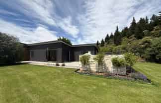 2 Pisa Road, Luggate