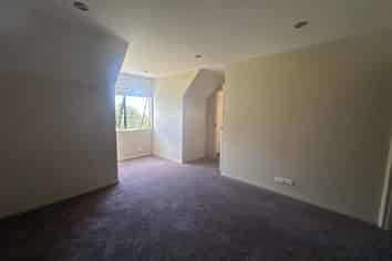 206 Broomfields Road, Whitford