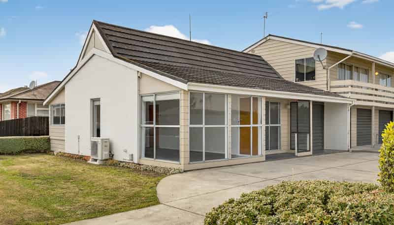 1/470 Hereford Street, Linwood