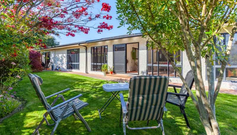 6 Bishops Close, Greenmeadows