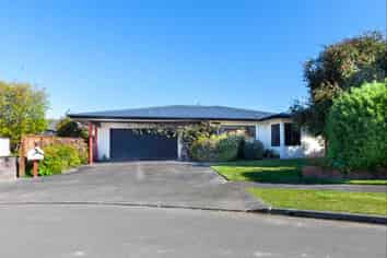 6 Bishops Close, Greenmeadows