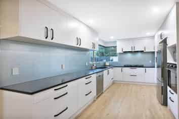 8 Woodbank Drive, Glen Eden