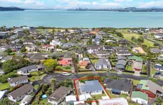 12 Glenhaven Place, Te Atatu Peninsula