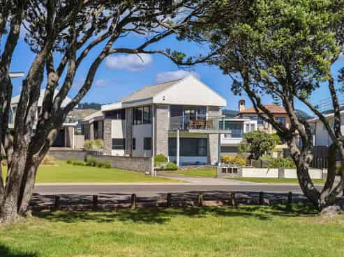 209A Esplanade Drive, Whangamata