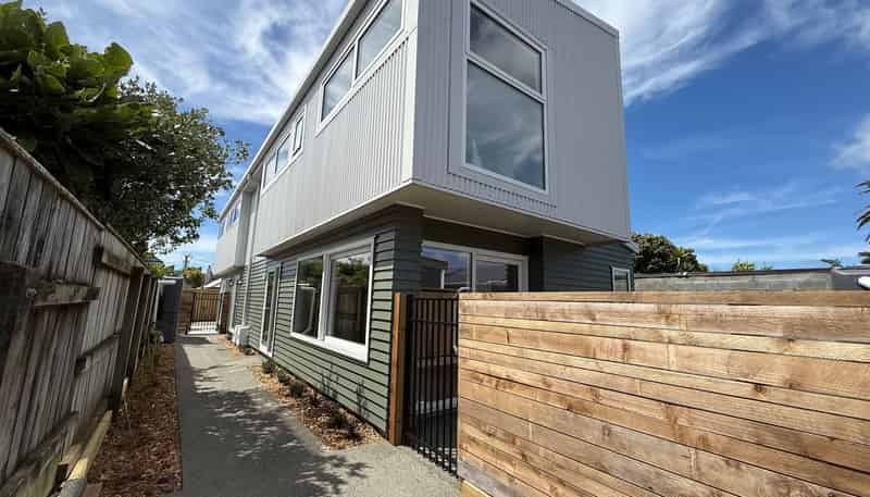 B/22 Bolton Street, Petone