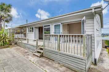 2/7 Lydia Avenue, Northcote