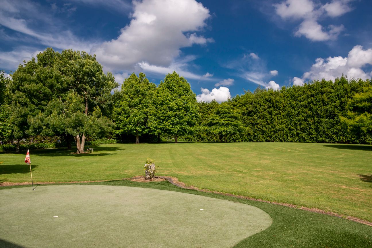 Secure Your Family's Legacy - 4.5ha, 640 m² Home - Widok 3