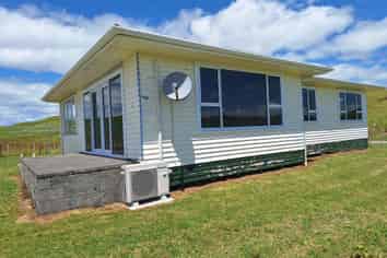 702 East Road, Stratford