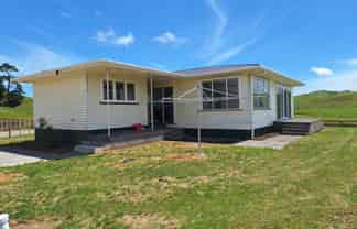 702 East Road, Stratford