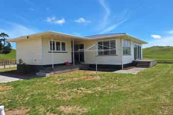 702 East Road, Stratford