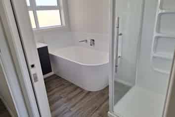 702 East Road, Stratford