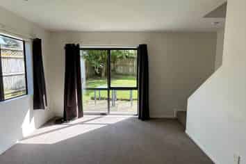 13/36 West Coast Road, Glen Eden