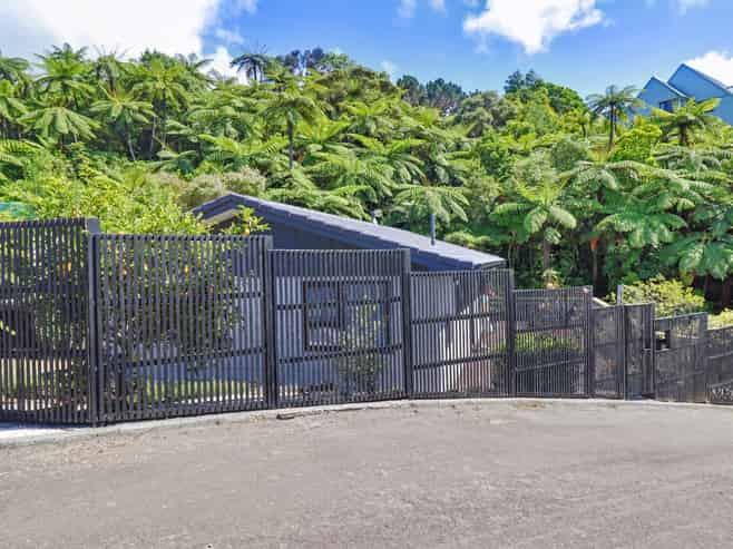 13 Picasso Grove, Belmont