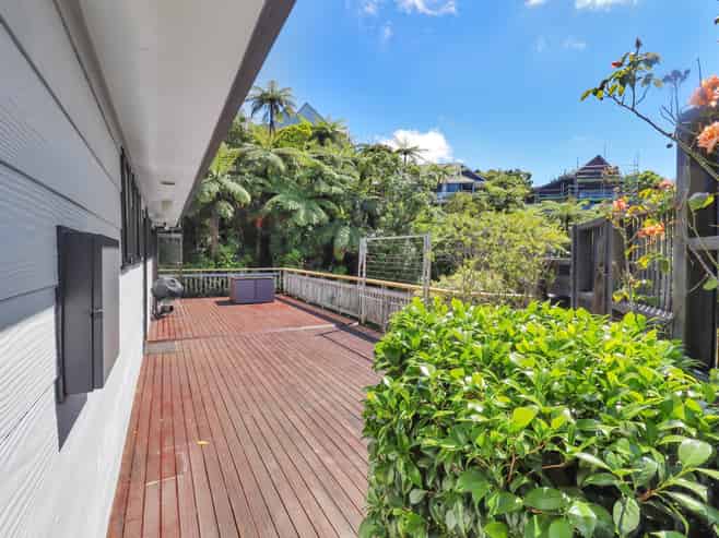 13 Picasso Grove, Belmont
