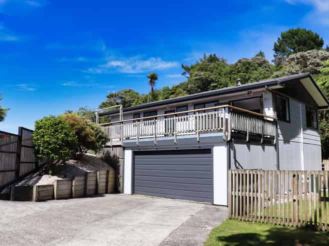 13 Picasso Grove, Belmont