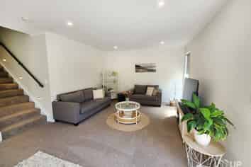 2 Waimoana Close, Massey