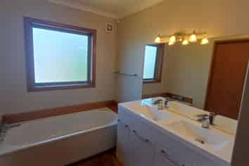 448 Racecourse Road, Hargest