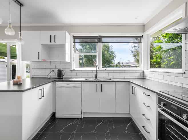 9 Sacha Place, Glenview