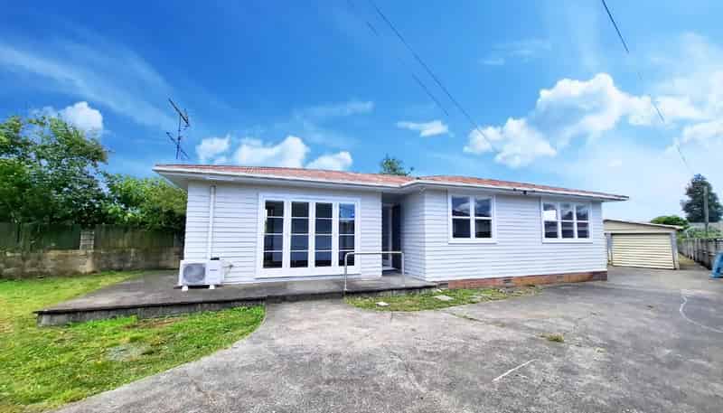 10 Resolute Way, Papakura