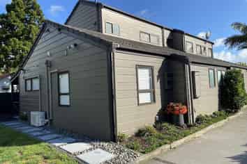 66 Tauhinu Road, Greenhithe