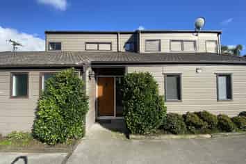 66 Tauhinu Road, Greenhithe