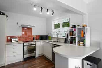 7 Zeala Grove, Stokes Valley