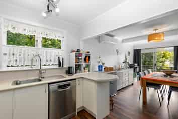 7 Zeala Grove, Stokes Valley