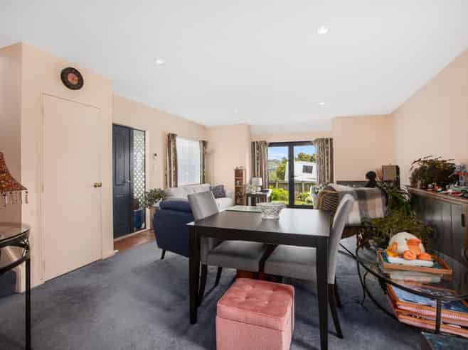 8b Pelorous Street, Paparangi