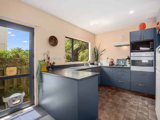 8b Pelorous Street, Paparangi