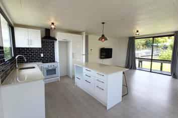 16 Maywood Crescent, Glen Eden