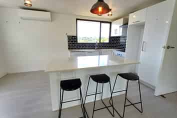 16 Maywood Crescent, Glen Eden