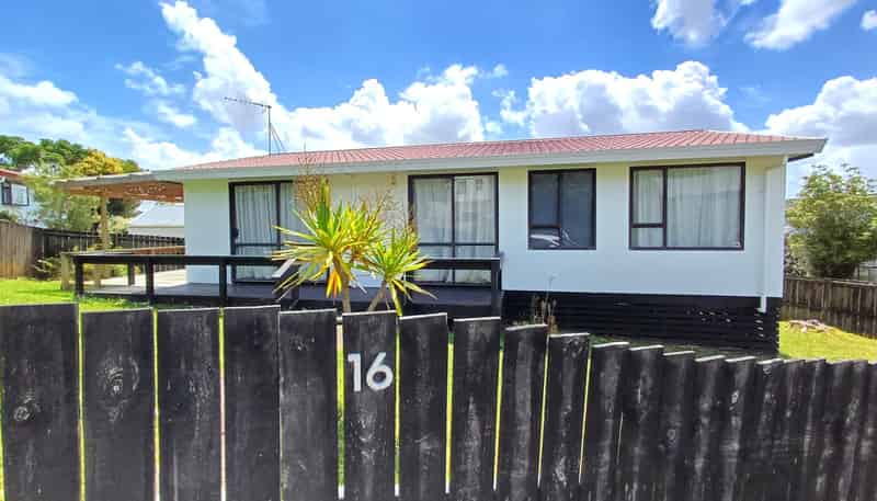 16 Maywood Crescent, Glen Eden