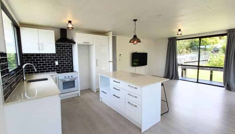 16 Maywood Crescent, Glen Eden