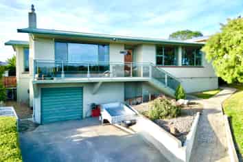 16 Argyle Street, WESTON