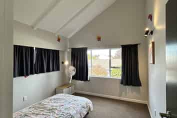 37 Oak Street, Masterton