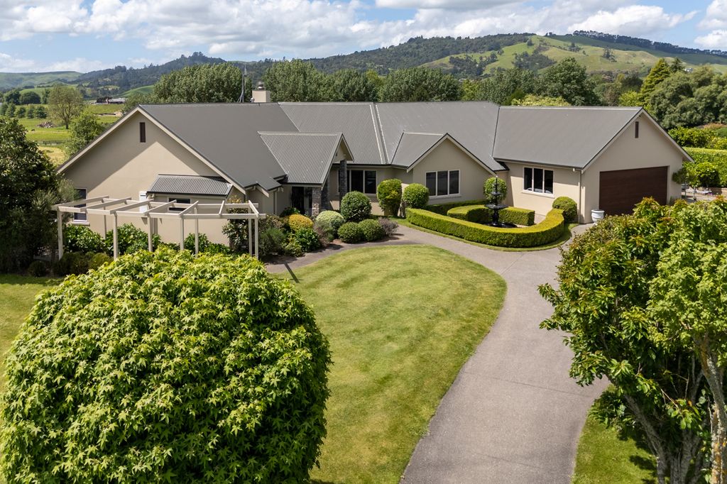 Lifestyle near Cambridge - Price Reduced to Sell 2