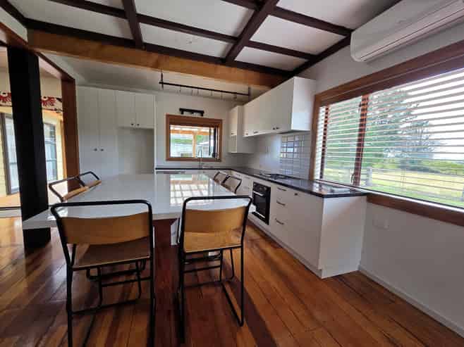 378 Notorious Road, Mahuta