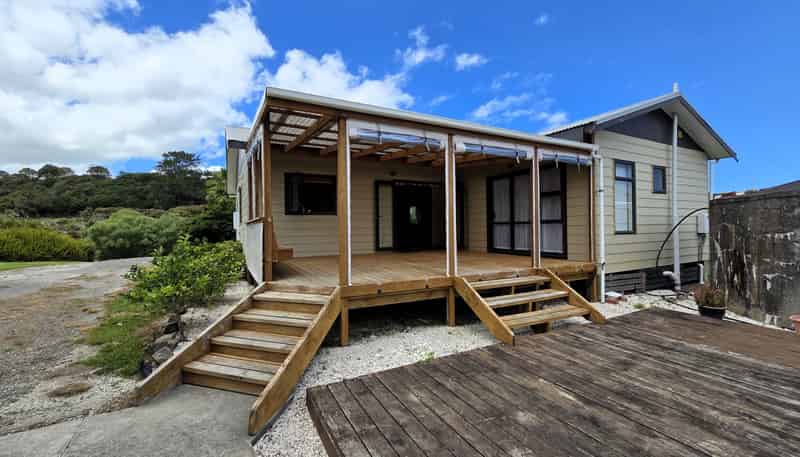 378 Notorious Road, Mahuta