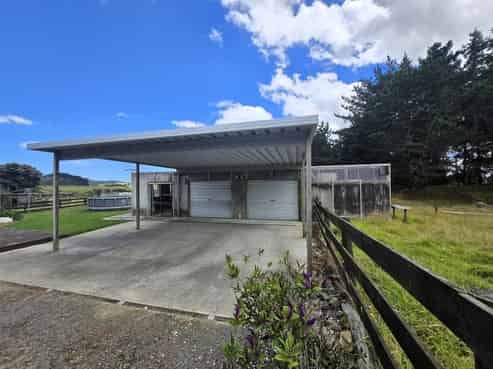 378 Notorious West Road, Mahuta